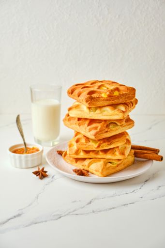 Breakfast Puff Pastry Pockets